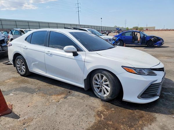 2024 TOYOTA CAMRY LE — Passenger 3/4