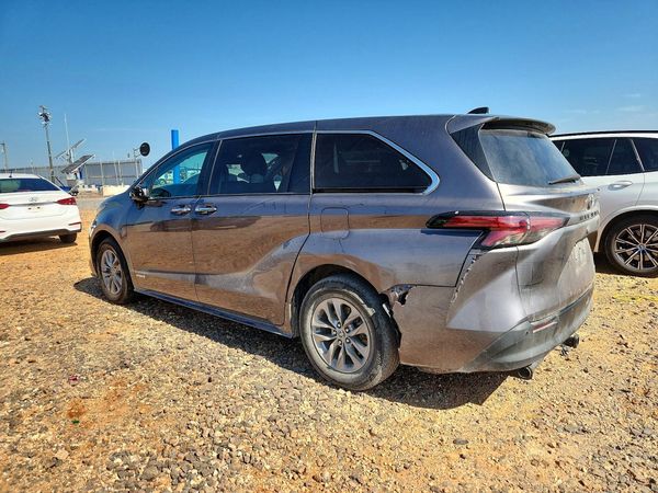 2021 TOYOTA SIENNA