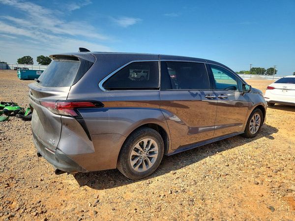 2021 TOYOTA SIENNA