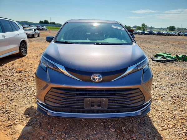 2021 TOYOTA SIENNA