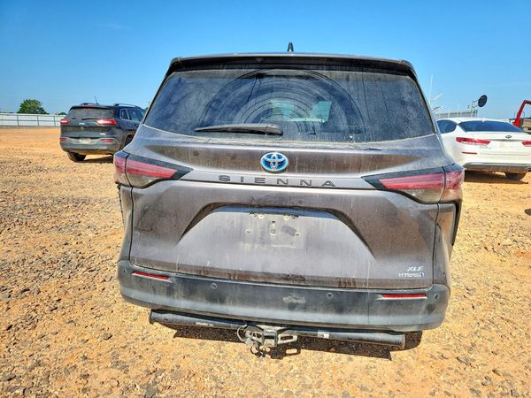 2021 TOYOTA SIENNA