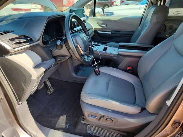 2021 TOYOTA SIENNA