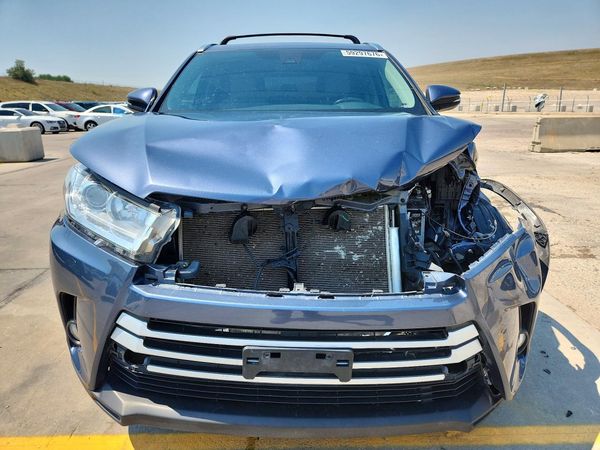 2018 TOYOTA HIGHLANDER SE/XLE