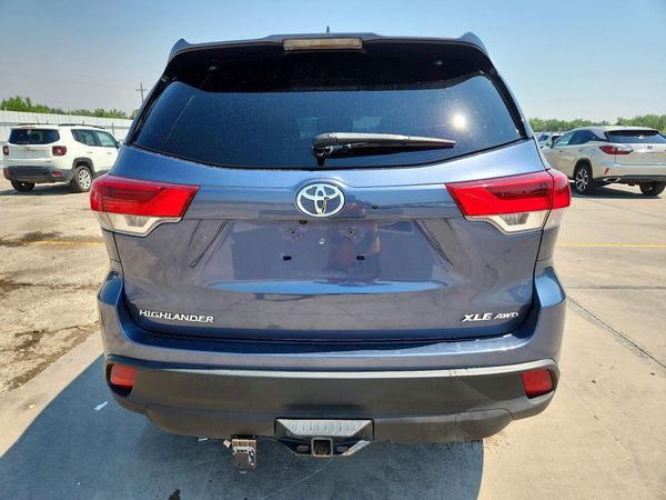 2018 TOYOTA HIGHLANDER SE/XLE
