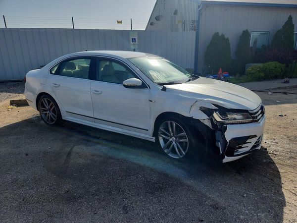 2017 VOLKSWAGEN PASSAT