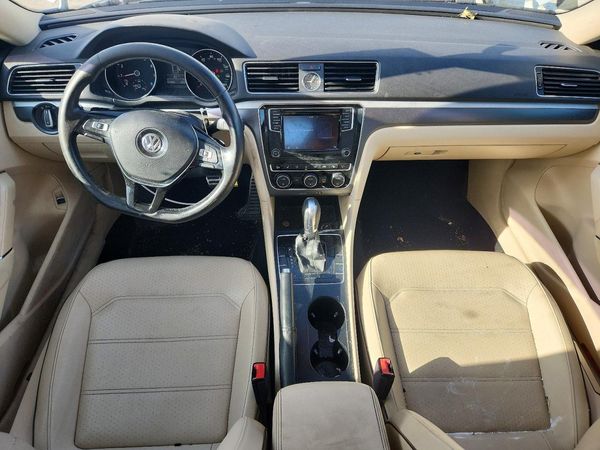 2017 VOLKSWAGEN PASSAT