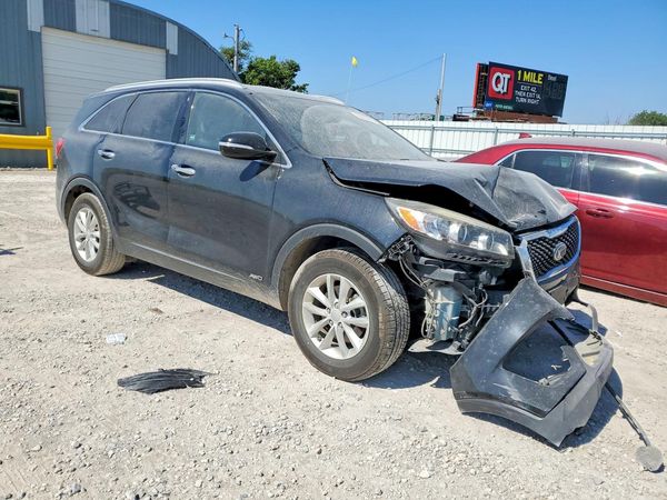 2017 KIA SORENTO L, LX