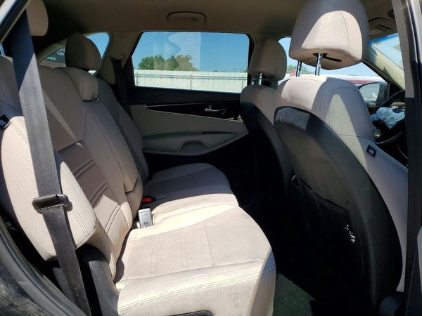 2017 KIA SORENTO L, LX