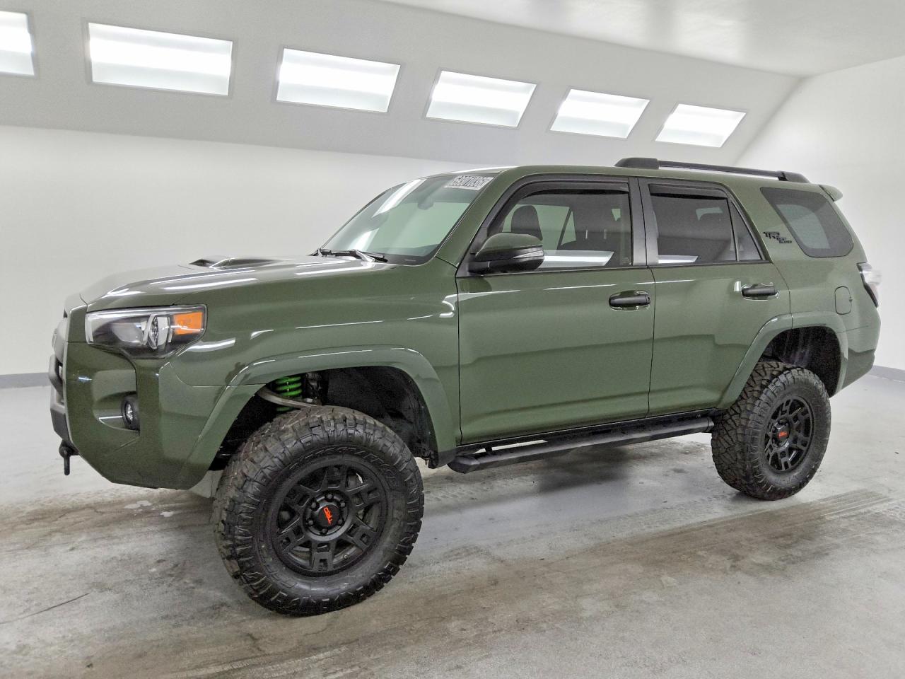 2022 TOYOTA 4RUNNER TRD Offroad Prem — Front 3/4