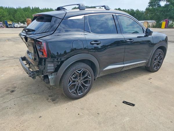 2025 NISSAN KICKS SR