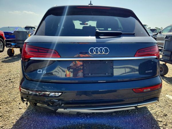 2024 AUDI Q5 quattro Premium