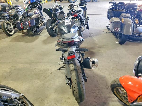 2025 KAWASAKI ER500