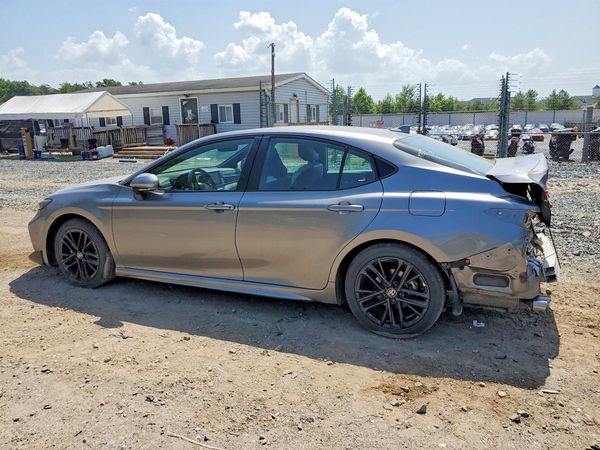 2025 TOYOTA CAMRY