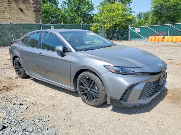 2025 TOYOTA CAMRY