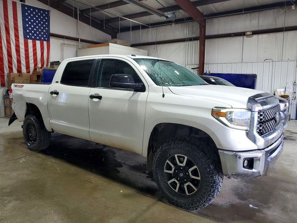 2018 TOYOTA TUNDRA SR5