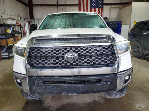 2018 TOYOTA TUNDRA SR5