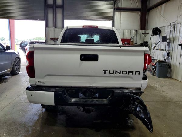 2018 TOYOTA TUNDRA SR5