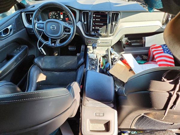 2019 VOLVO XC60 R-Design
