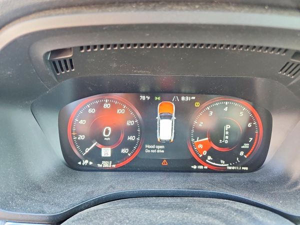 2019 VOLVO XC60 R-Design