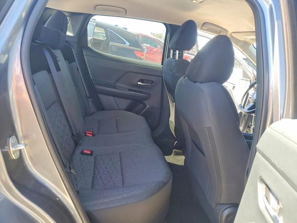 2025 NISSAN KICKS