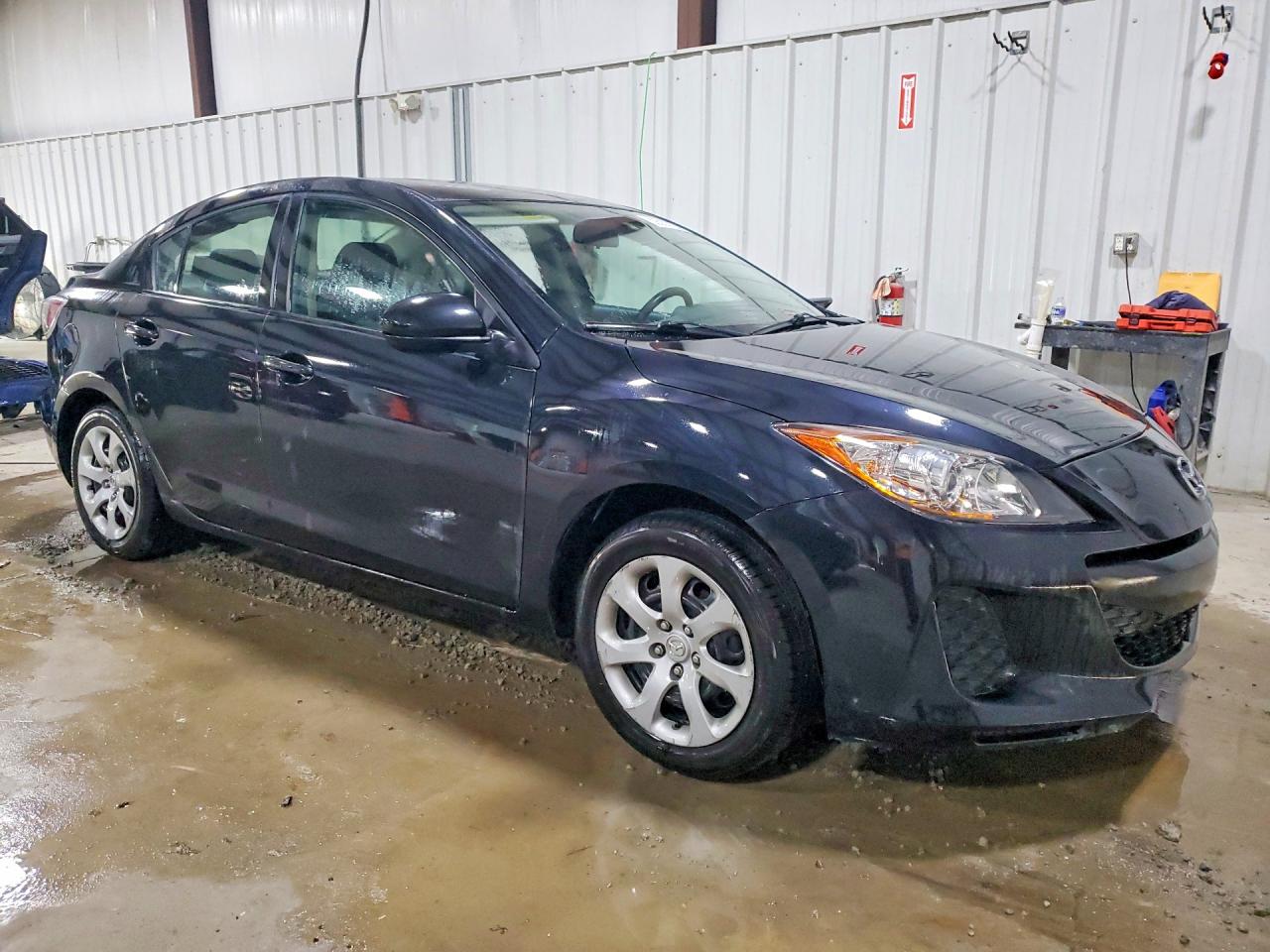 2013 MAZDA 3 SV/Base