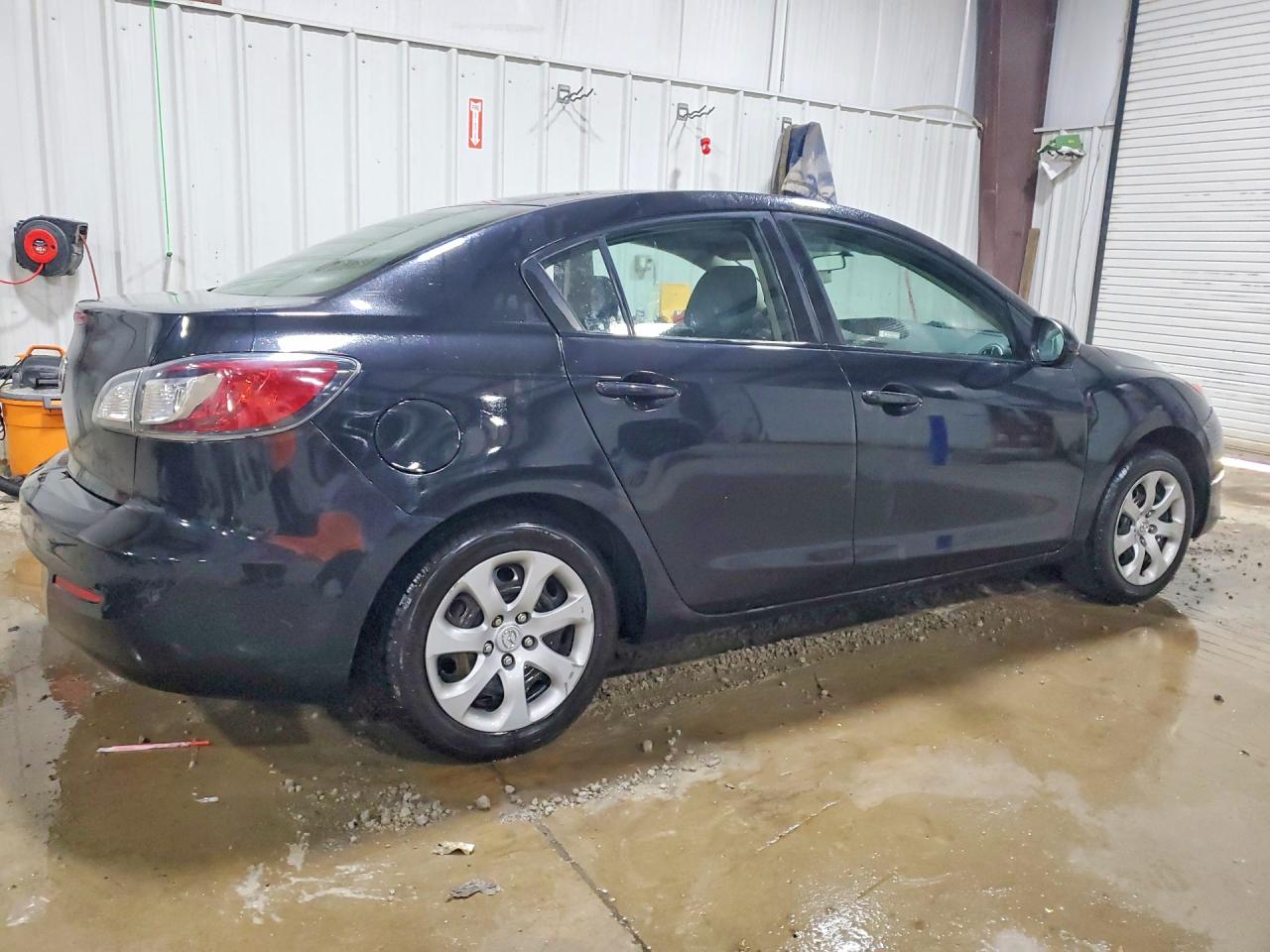 2013 MAZDA 3 SV/Base
