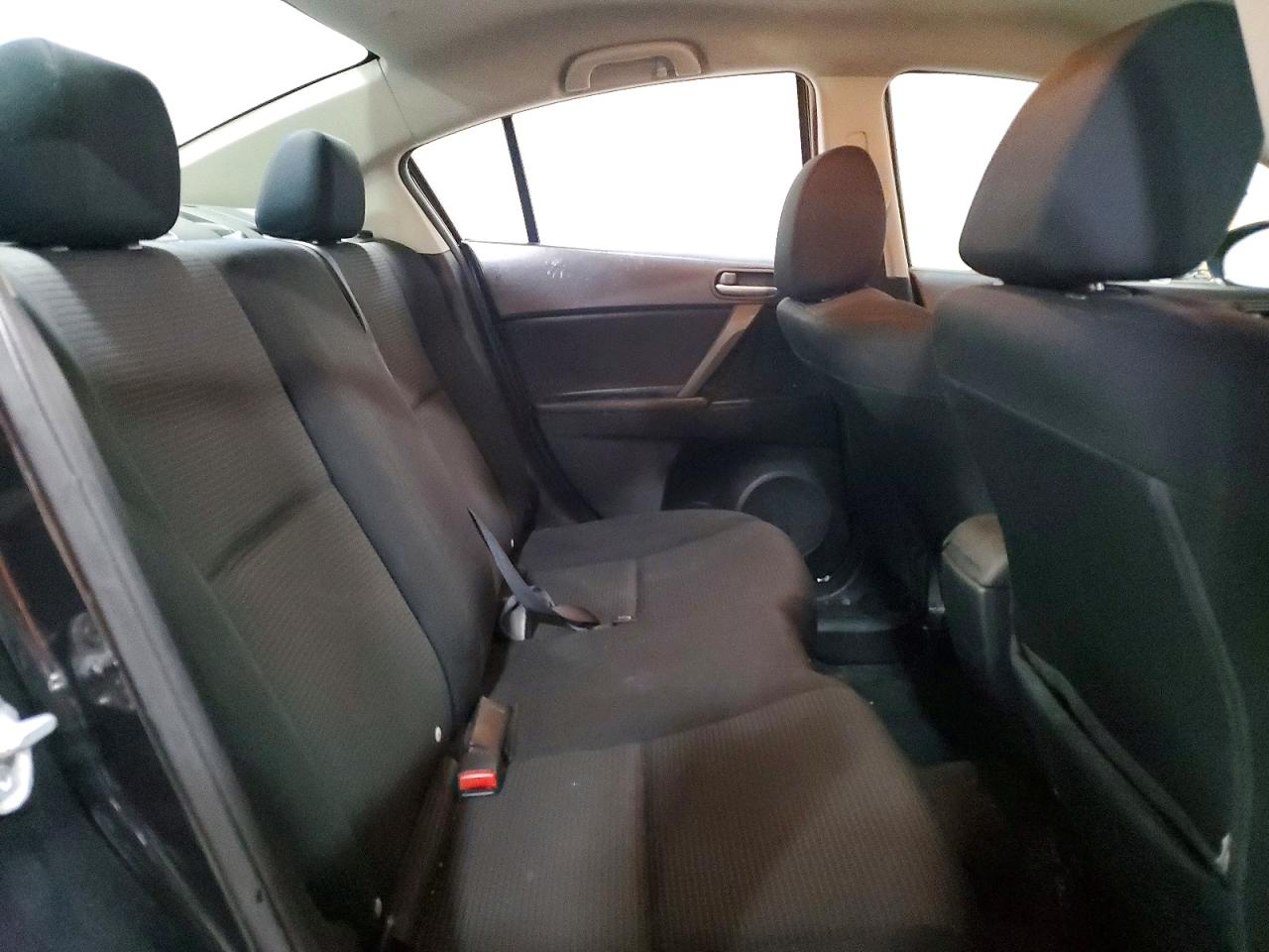 2013 MAZDA 3 SV/Base
