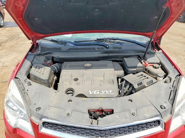 2014 CHEVROLET EQUINOX 2LT — Engine bay