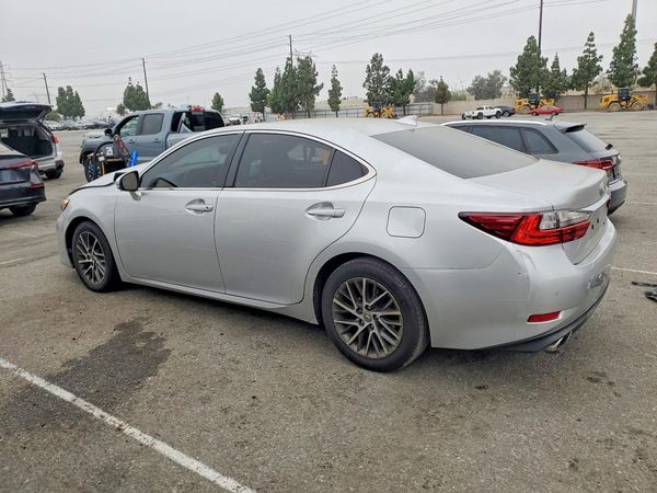 2016 LEXUS ES