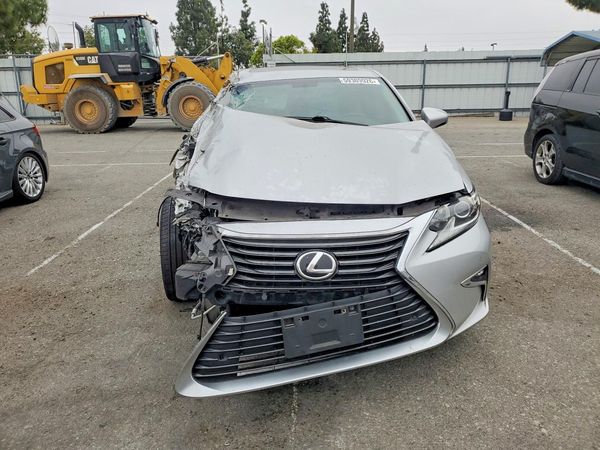 2016 LEXUS ES