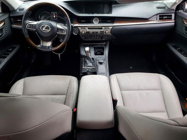 2016 LEXUS ES