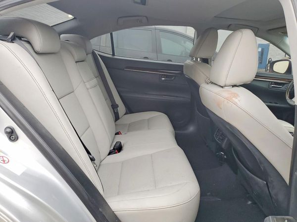 2016 LEXUS ES