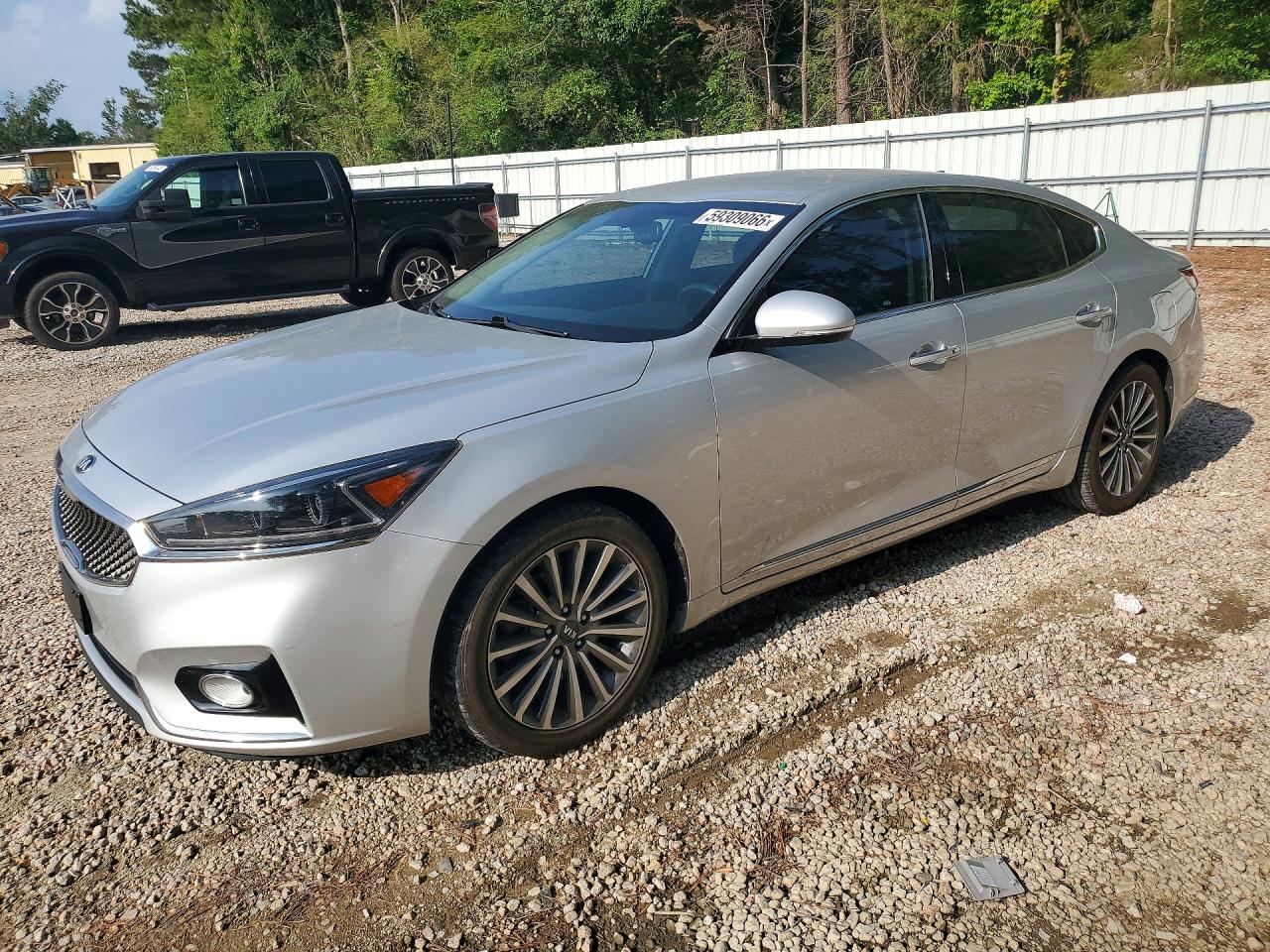2018 KIA CADENZA Premium (Base)