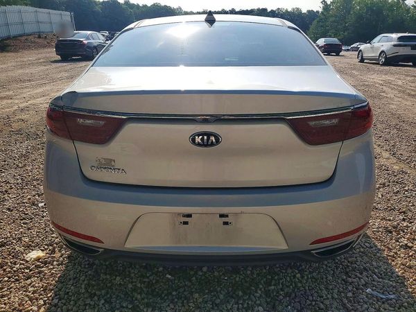 2018 KIA CADENZA Premium (Base)