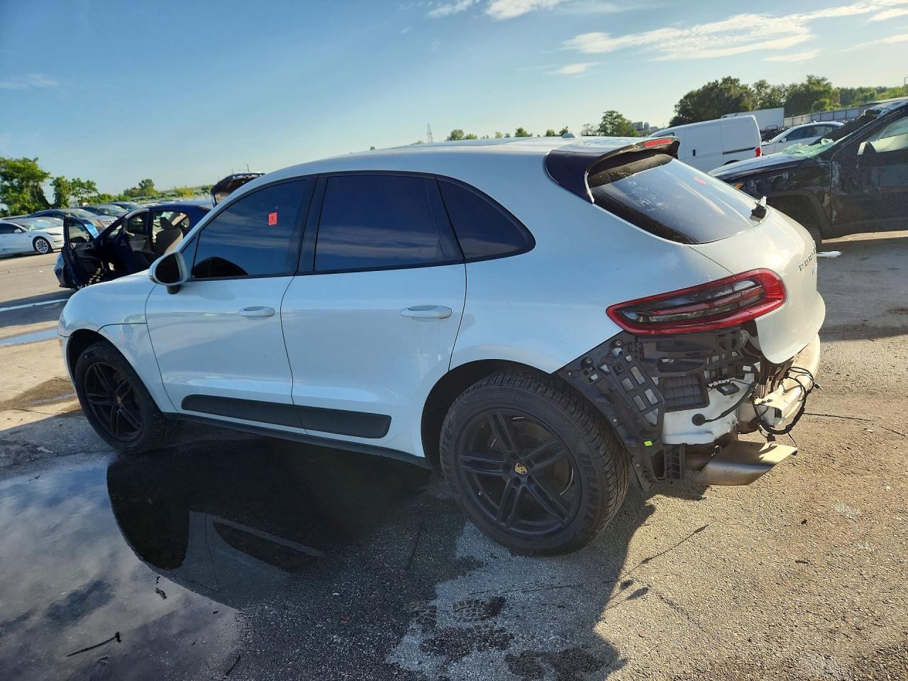 2018 PORSCHE MACAN