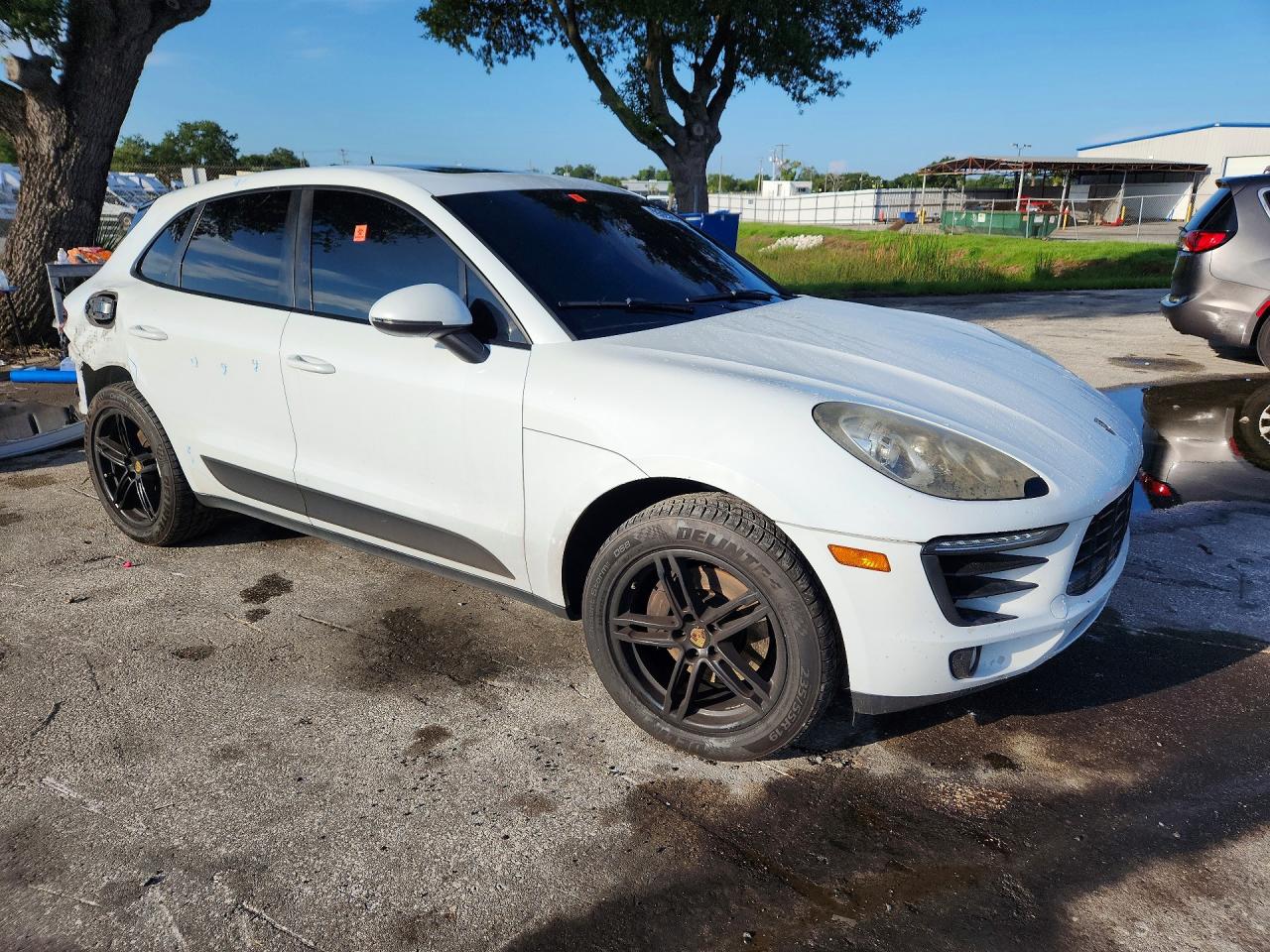 2018 PORSCHE MACAN