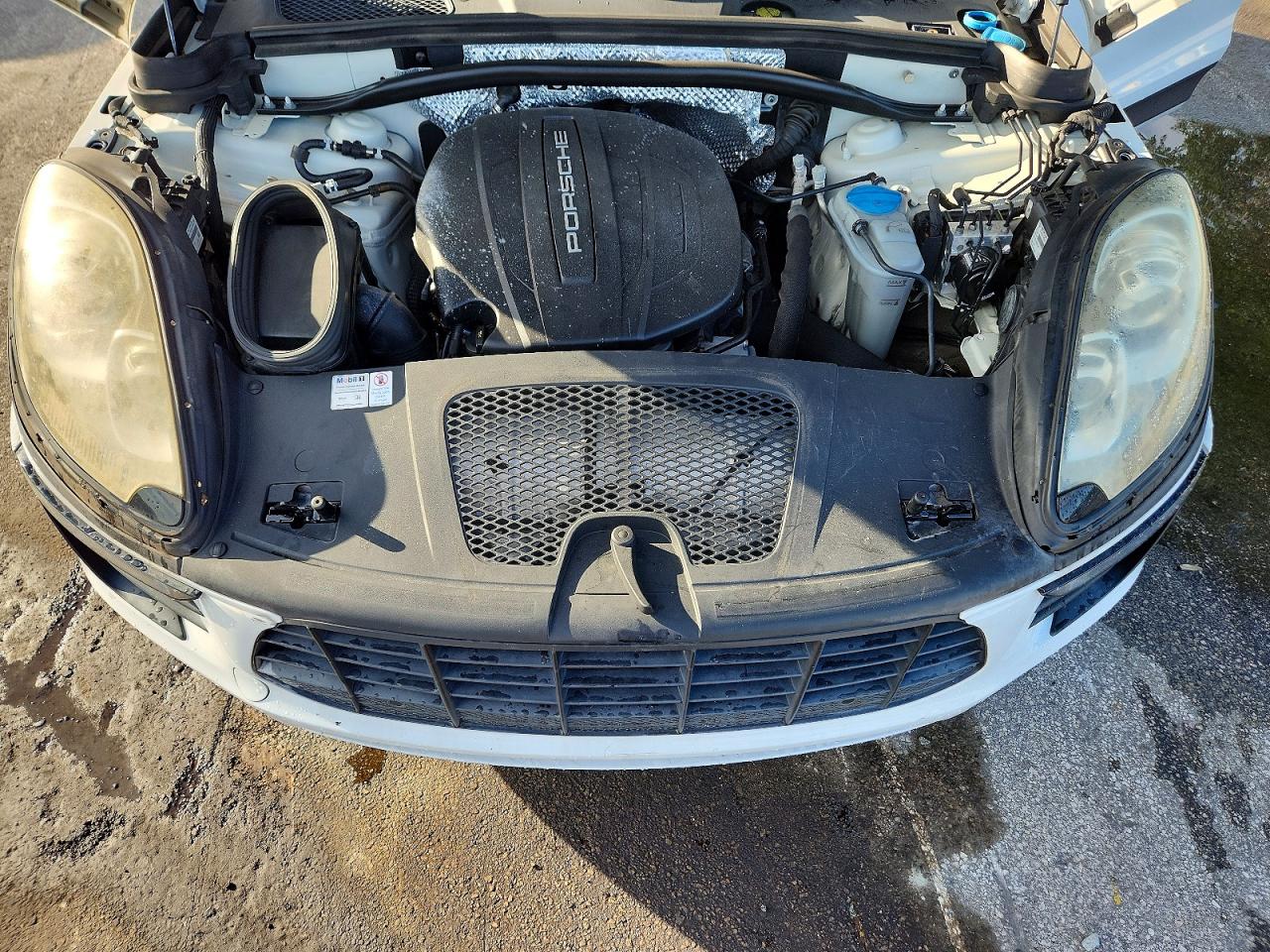 2018 PORSCHE MACAN