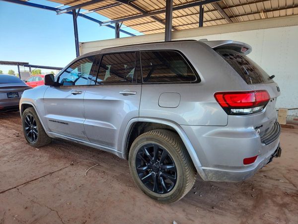 2020 JEEP GRAND CHEROKEE LAREDO 4X4