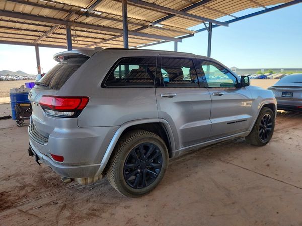 2020 JEEP GRAND CHEROKEE LAREDO 4X4