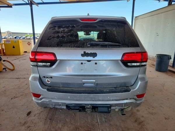 2020 JEEP GRAND CHEROKEE LAREDO 4X4