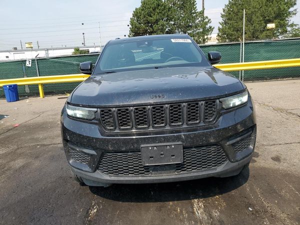 2024 JEEP GRAND CHEROKEE LAREDO 4X4