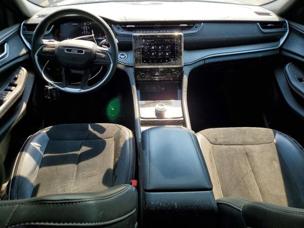 2024 JEEP GRAND CHEROKEE LAREDO 4X4