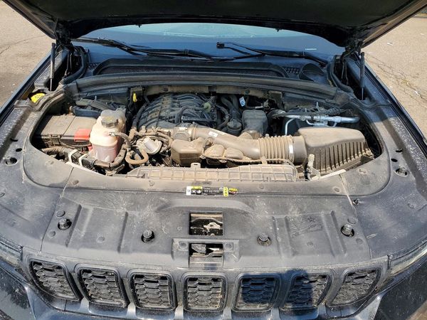 2024 JEEP GRAND CHEROKEE LAREDO 4X4