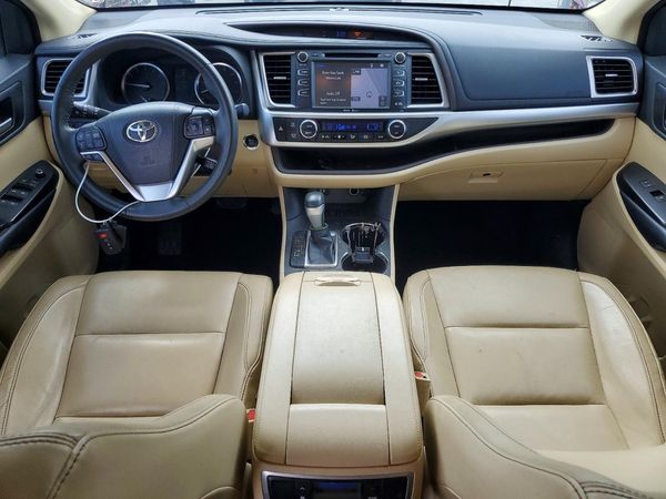 2015 TOYOTA HIGHLANDER