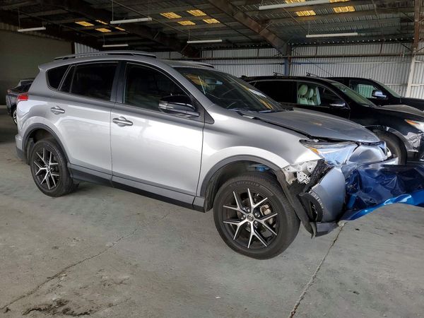 2018 TOYOTA RAV4 SE