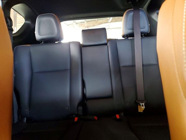 2018 TOYOTA RAV4 SE
