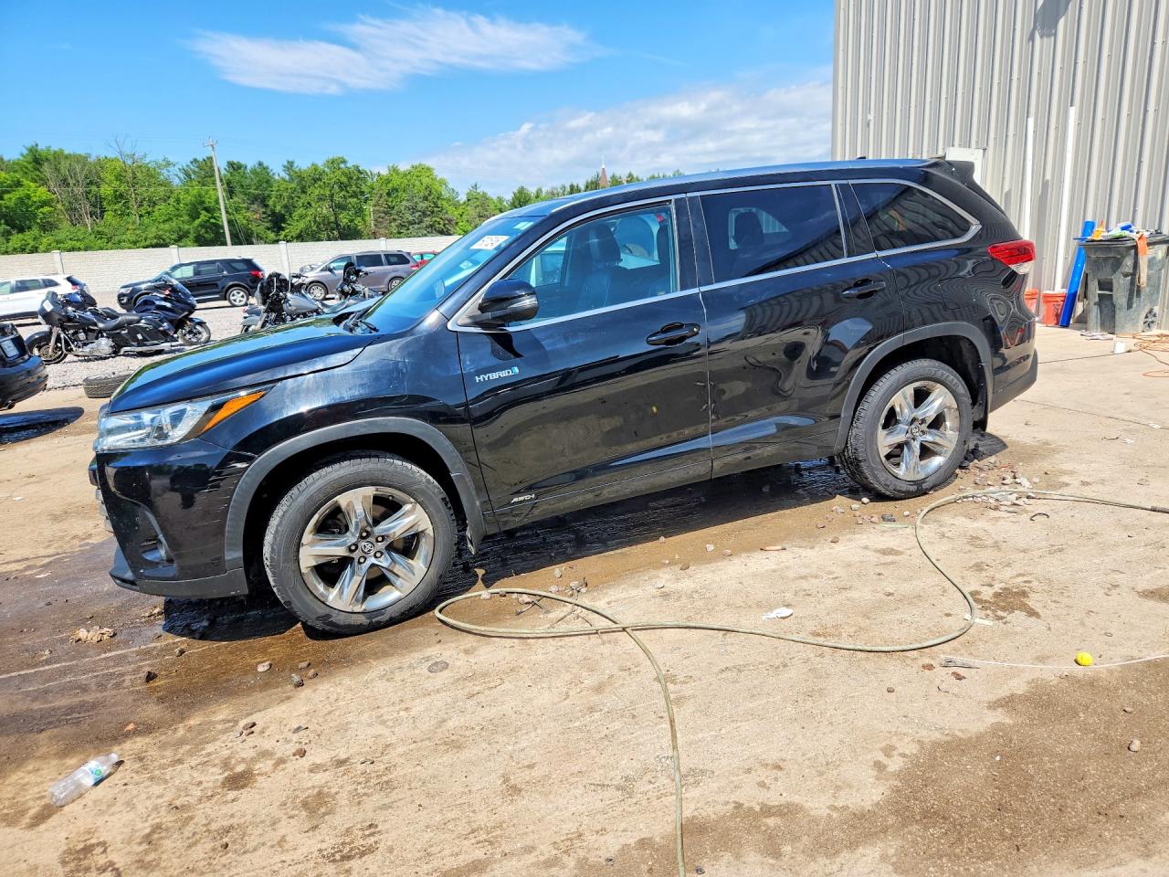 2019 TOYOTA HIGHLANDER Ltd/Ltd Platinum Hybrid — Front 3/4