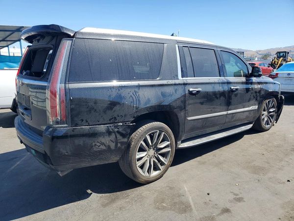 2018 CADILLAC ESCALADE ESV Luxury