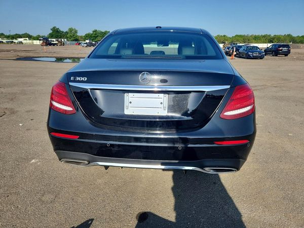 2018 MERCEDES-BENZ E E300