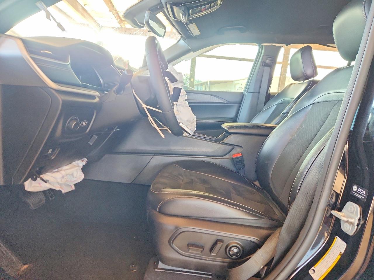 2024 JEEP GRAND CHEROKEE LAREDO 4X4